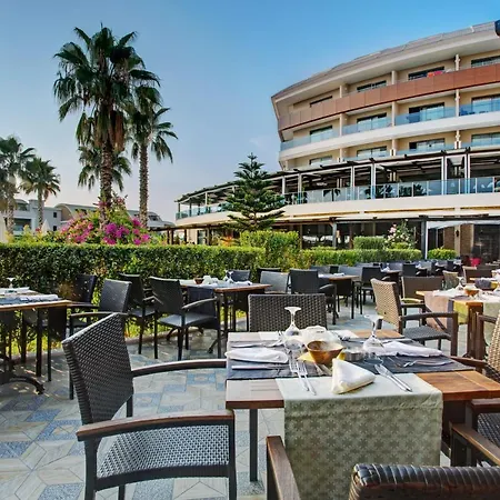 Tui Magic Life Jacaranda Hotel Side