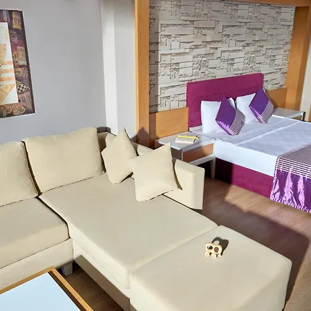 Szálloda Tui Magic Life Jacaranda 5*
