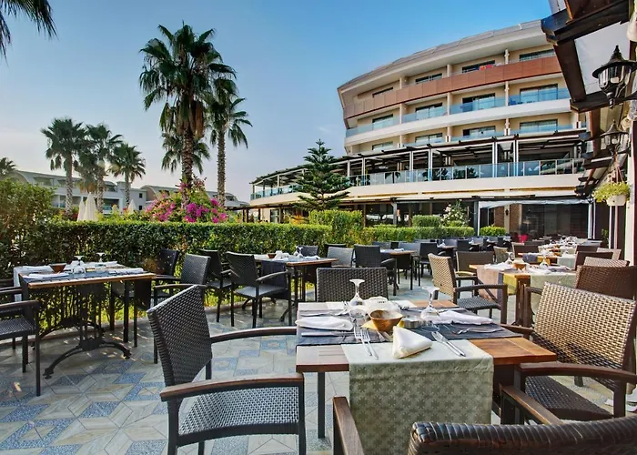 Tui Magic Life Jacaranda Hotel Side